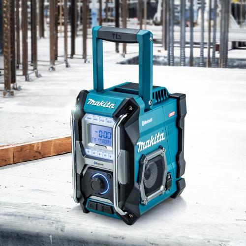 マキタ MAKITA 充電式ラジオ(本体のみ) MR002G 青/黒 ワイドFM マキタ MAKITA 充電式ラジオ(本体のみ) MR002G 青/黒 ワイドFM