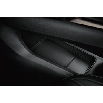 日産 純正部品 E13　足マットセット 日産 純正部品 E13 足マットセット 日産 純正部品 E13 足マット
