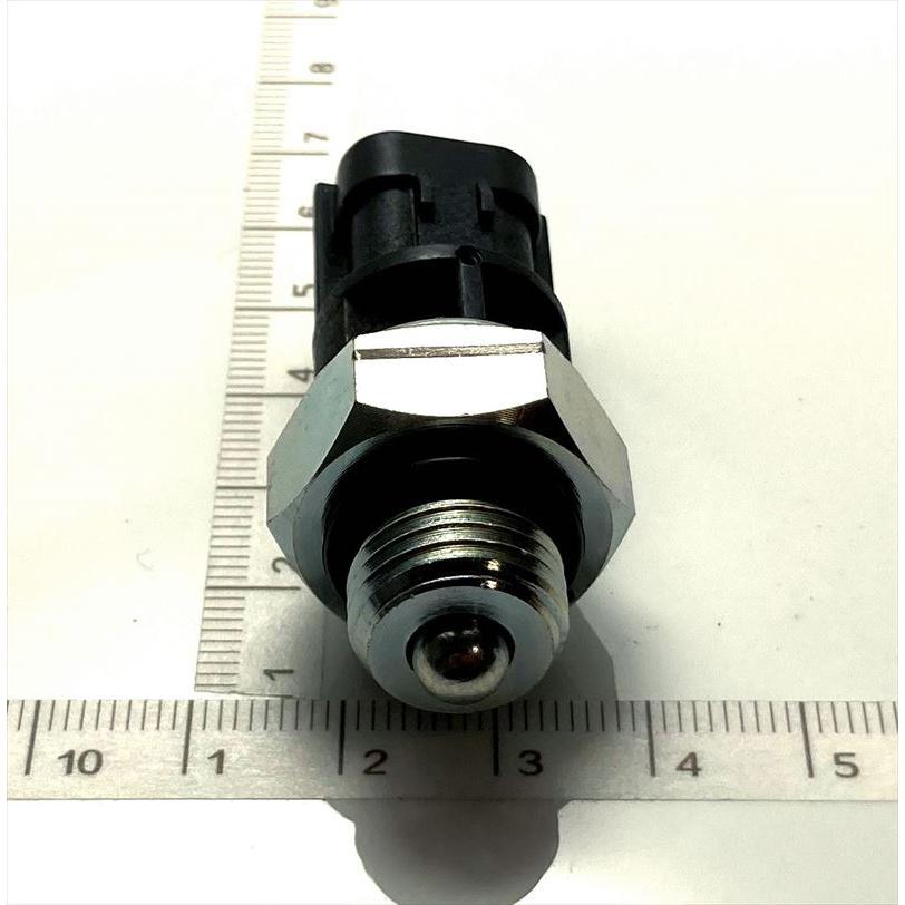 スズキ　エブリィバン エブリィ用 スイッチアッシバックアップランプキャリィ/エブリィ