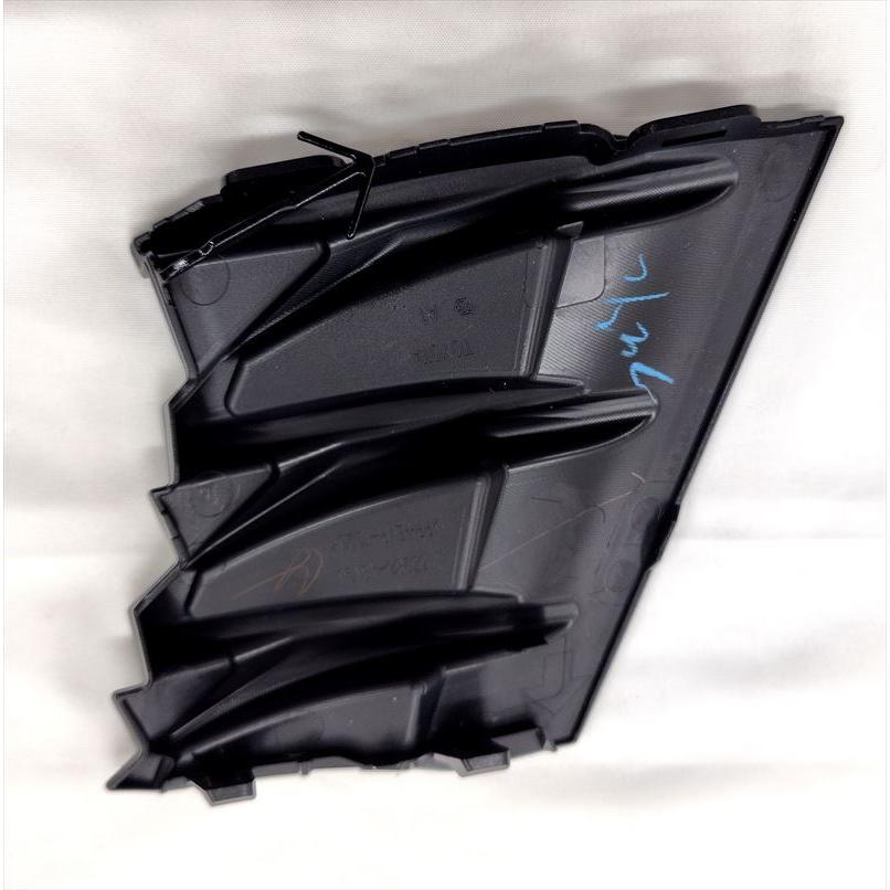 新品 トヨタ純正 ハリアー 80 PHEV バンパー ホールカバー サイドダクト ☆新品未使用品☆ トヨタ 純正 XU80系 ハリアー フロントバンパ