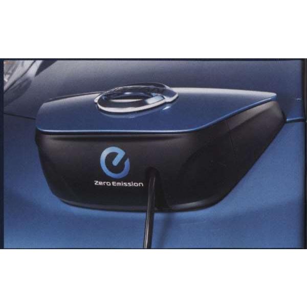 日産リーフ　ZE1用　充電ポートカバー リーフ 充電ポートカバー 日産純正部品 パーツ オプション : スズキ