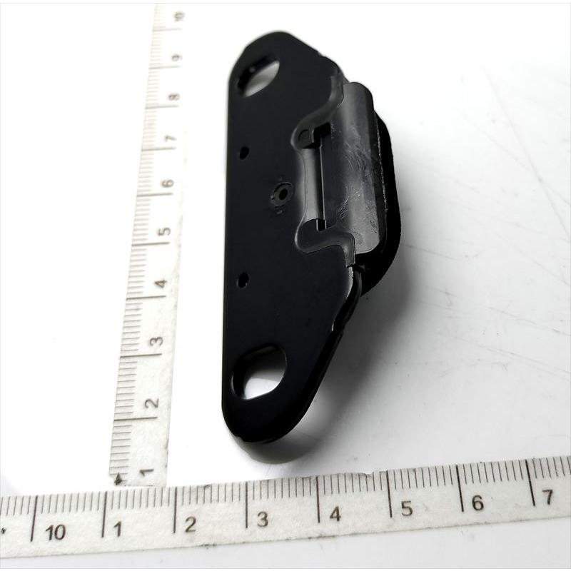 スライドドアダウンメールストッパのみ 69046-28020