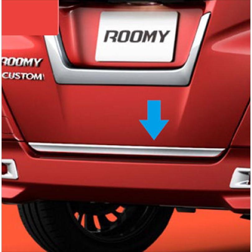 ルーミー バックドアガーニッシュ（メッキ） トヨタ純正部品 M900 M910