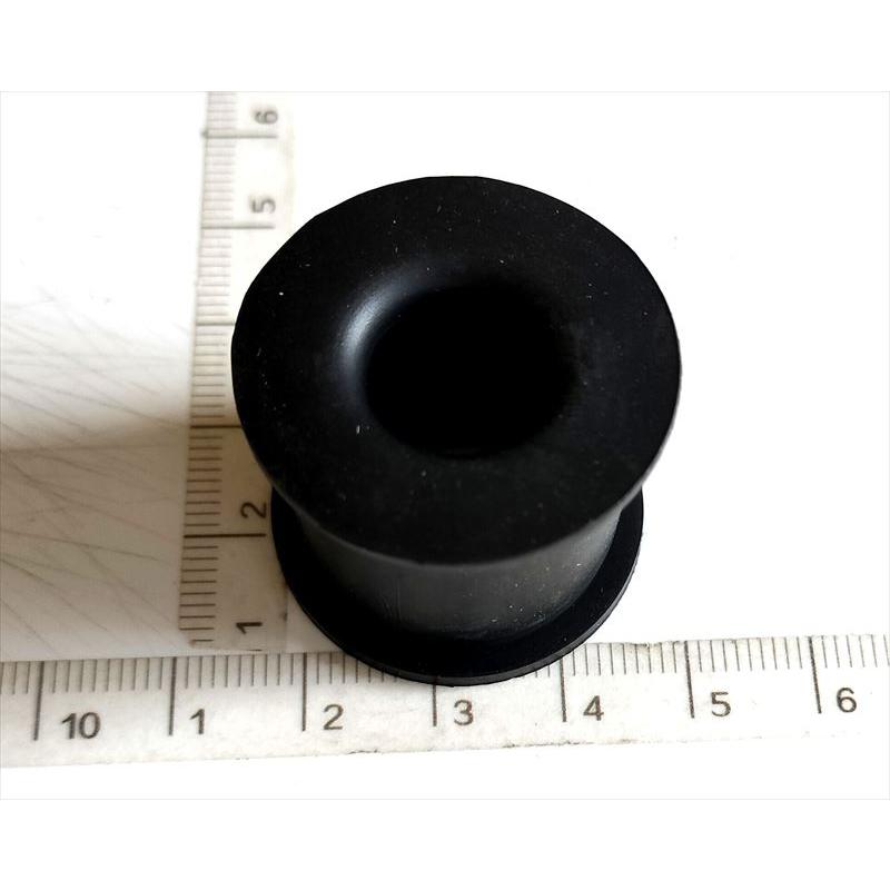 コントロールシャフトのサポートブラケットのブッシュのみ 9004385159