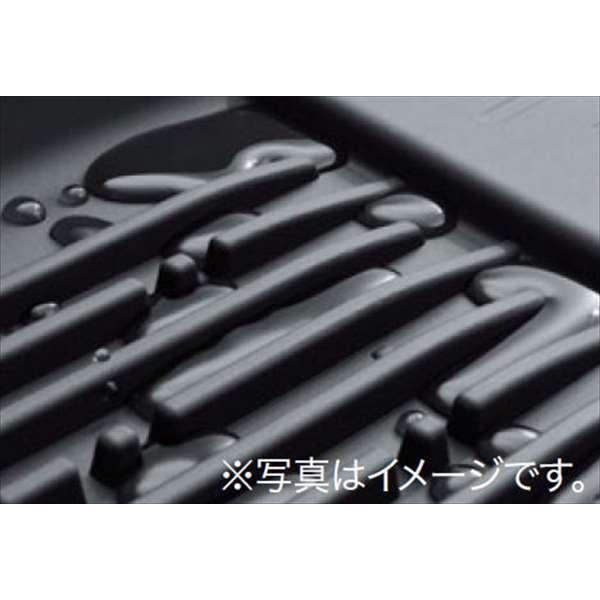 ハイエース スノー・レジャー用フロアマット（縁高タイプ） : スズキ