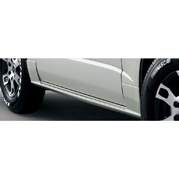 trdハイエースサイドスカート(自動車用エアロパーツ)の商品 trdハイエースサイドスカート(自動車用エアロパーツ)の商品
