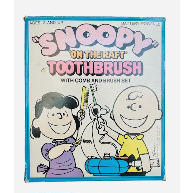 SNOOPY ON THE RAFT TOOTHBRUSH with COMB AND BRUSH SET19601970年代キッズ