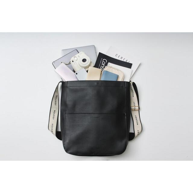 MOUSSY ONE HANDLE BA（大型本） MOUSSY ONE HANDLE BAG BOOK (宝島社ブランドブック) | 宝島社 |本