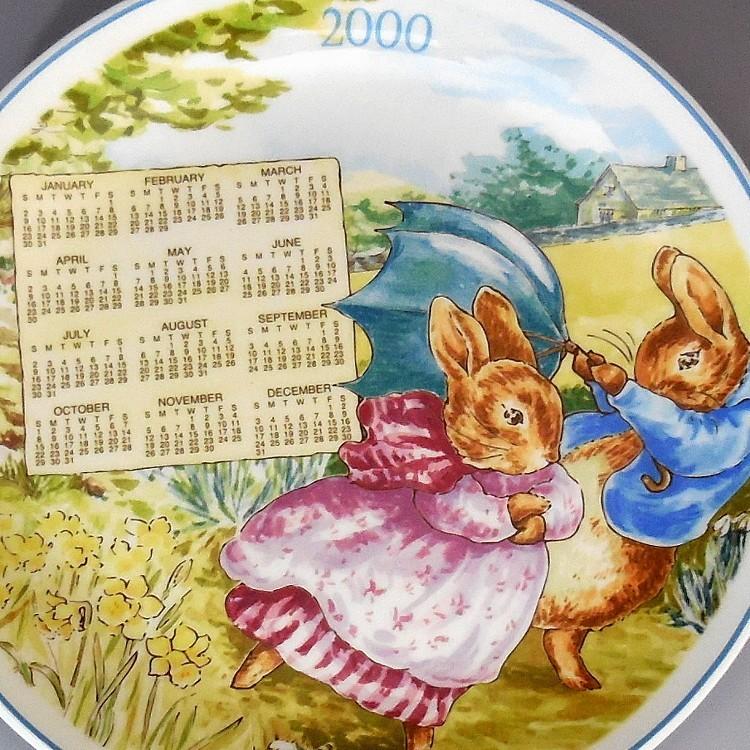 ウェッジウッド ピーターラビット 100周年記念プレートとカレンダー 旧刻印 他 ウェッジウッド ピーターラビット 100周年記念プレートとカレンダー 旧