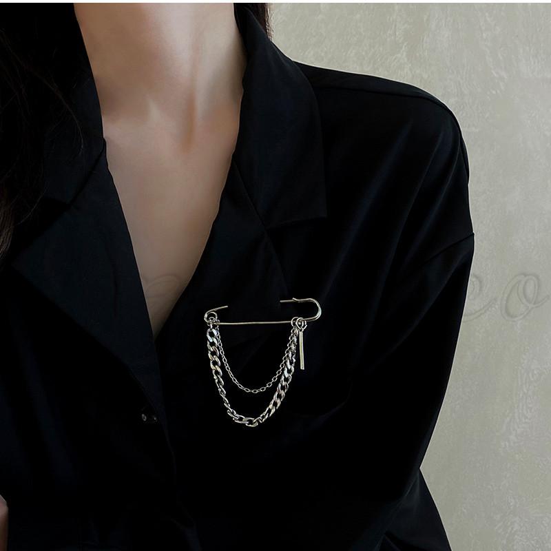 上質 ブローチ レディース アクセサリー ２連チェーン ダブルタック シルバー色 スーツ ラペルピン ピンブローチ 洋風 ファッション ギフト きれい おしゃれ Bonnemawatersport Nl