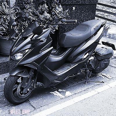 互換品 ヤマハ FORCE 1.0用リアビューミラー付き汎用 バイク調整可能サイドウィングスポイラーフェアリング_2
