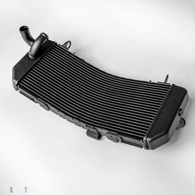 互換品 ヤマハ T-MAX TMAX Tmax 530 560 2017-2023用エンジンクーラーウォータータンクサーマルカバーラジエーターグリルガードプロテクター