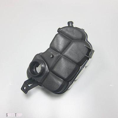 互換品 フォード モンデオ 2007年から2012年用 カーアクセサリー冷却装置ラジエーター膨張ボトル 6G91 8K218 AD_4