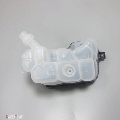 互換品 フォード モンデオ 2007年から2012年用 カーアクセサリー冷却装置ラジエーター膨張ボトル 6G91 8K218 AD_7