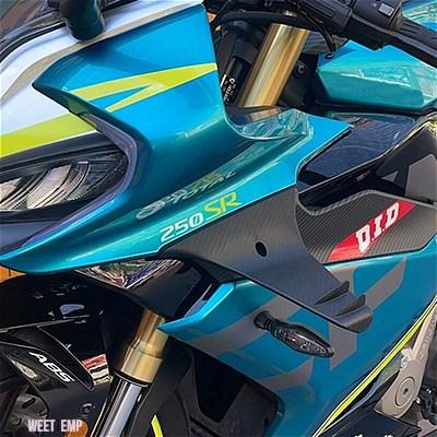 互換品 CFMOTO 250SR 300SR SR 250 300 SR 300 SR250 2020 2021 2022 2023 フロントフェアリング空力ウイングレットダイナミックウィング_3