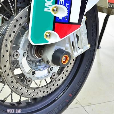 互換品 KTM 690 SMC R 2019-2023 690 デューク 2008-2019 スライダーフロントリアフォークアクスルスライダーハスクバーナ VITPILEN 701 スーパーモト_10