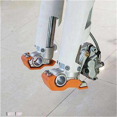 互換品 KTM EXC300 EXC EXCF SX SXF XC 125 500 530 2003-2014 EXC E 2015 フォークシューガード