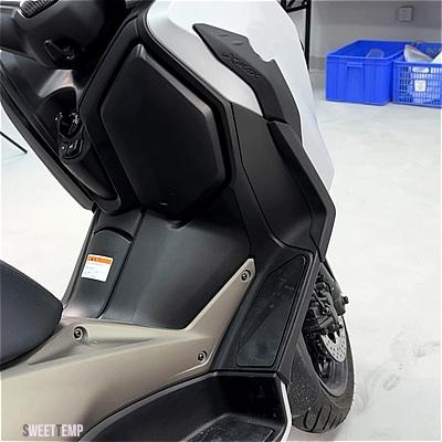 互換品 ヤマハ XMAX 125 2023 X-MAX300 XMAX300 2023 2024 2025 バイクボディプロテクターロゴステッカーアンチスクラッチストリップステッカー_5