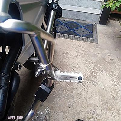 互換品 BMW バイク ハイウェイ折りたたみフットレスト クランプ フロントフットペグ R1250GS R 1250 GS LC 2013 - 2023 2022 R1200GS LC 2013- 2021