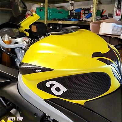 互換品 アプリリア 100% カーボン 燃料タンク スライドスリーブ インナーライナースリーブ RS660 TUONO660 2021-24_6