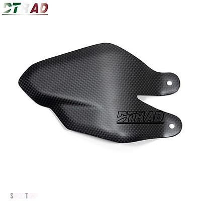 互換品 ドゥカティ DIAVEL V4 2023 2024 リアルカーボンヒールガード右側ヒールプレートフットプロテクターバイクアクセサリーマット