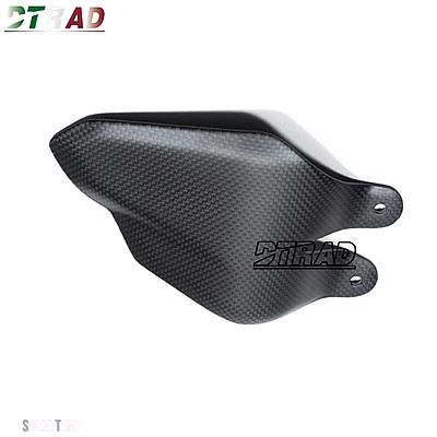 互換品 ドゥカティ DIAVEL V4 2023 2024 リアルカーボンヒールガード右側ヒールプレートフットプロテクターバイクアクセサリーマット