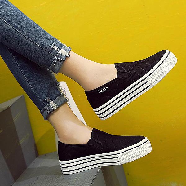 スリッポン レディース スニーカー 靴 歩きやすい 厚底 キルティング