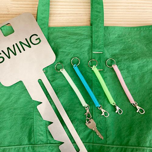 単色３個セット　夜光コイルキーホルダー　プチギフト　店舗用品　事務用品　防犯用品　防災用品　落下防止　紛失防止　業務用　備品　卸値 |  | 03