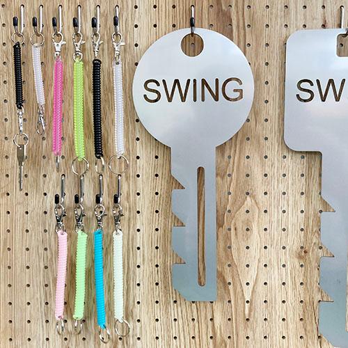 単色３個セット　夜光コイルキーホルダー　プチギフト　店舗用品　事務用品　防犯用品　防災用品　落下防止　紛失防止　業務用　備品　卸値 |  | 04