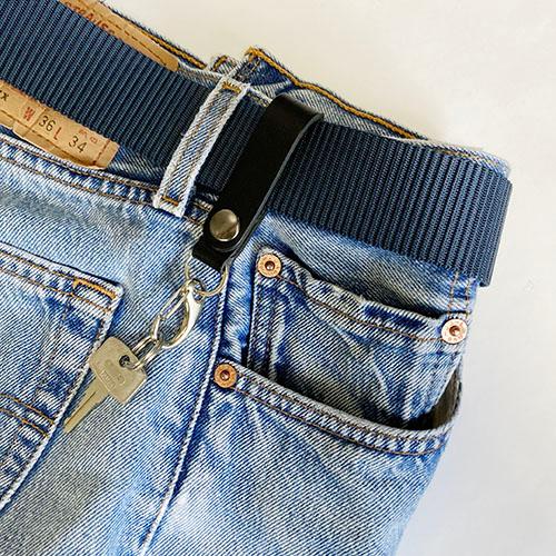 ２個セット レザーベルトピアスカラビナキー プチギフト 店舗用品 事務用品 防犯用品 防災用品 落下防止 紛失防止 業務用 備品 卸 |  | 01