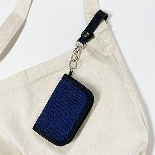 ２個セット レザーベルトピアスカラビナキー プチギフト 店舗用品 事務用品 防犯用品 防災用品 落下防止 紛失防止 業務用 備品 卸 |  | 02