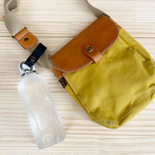 ２個セット レザーベルトペットボトルホルダー プチギフト 店舗用品 事務用品 防犯用品 防災用品 落下防止 紛失防止 業務用 備品 卸値 |  | 04