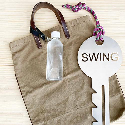 ２個セット レザーベルトペットボトルホルダー プチギフト 店舗用品 事務用品 防犯用品 防災用品 落下防止 紛失防止 業務用 備品 卸値 |  | 06