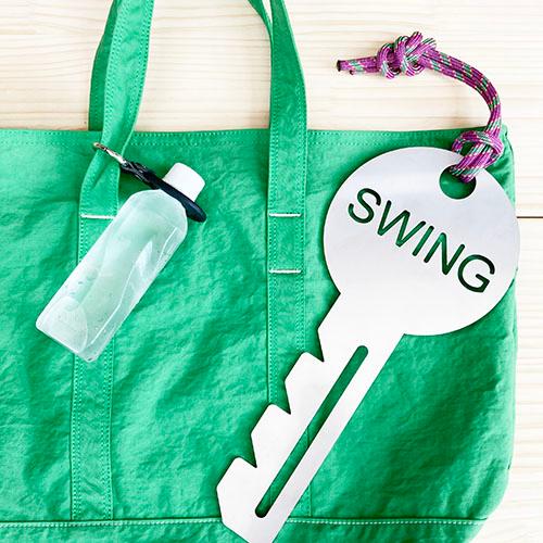 ２個セット レザーフックラバーペットボトルホルダー プチギフト 店舗用品 事務用品 防犯用品 防災用品 落下防止 紛失防止 業務用 備品 卸値 |  | 06