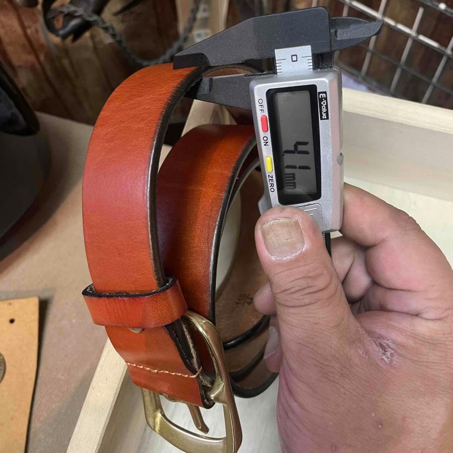 ベルト メンズ 本革 真鍮バックル付 全長110cmサイズ 短くカット可能タイプ 茶色 |  | 05