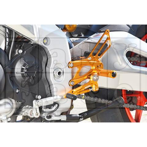 RSV4、TUONO V4 '19〜24　パフォーマンスステップキット　3色あり！　ベビーフェイス | 