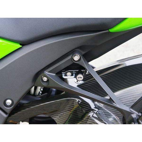 ベビーフェイス　ZX10R '11〜16用　ヘルメットロック　便利！ |  | 01
