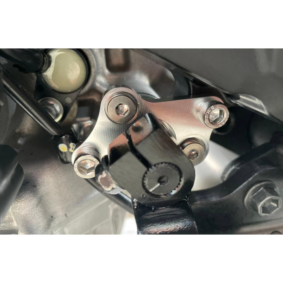 ZX-25R 20〜、ZX-4R 23〜　シフトホルダー　ブラック　AELLA(アエラ) |  | 01