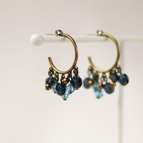 紅女　joncher　チェコビーズ　スワロフスキー フープピアス1　ブルー | 