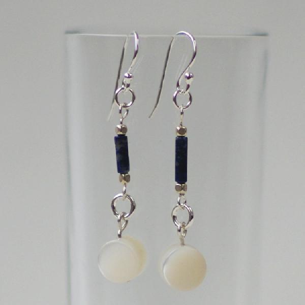 紅女　joncher　白蝶貝・ラピスラズリシルバーピアス | 