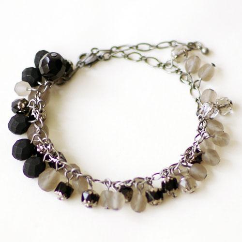 紅女　joncher　チェコビーズブレスレット　モノトーン | 