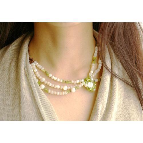 紅女　joncher　白蝶貝アシンメトリーネックレス（白蝶貝・ペリドット・淡水パール） |  | 02