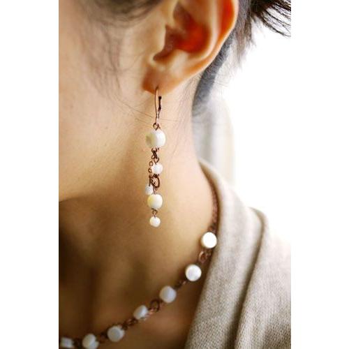 紅女　joncher　白蝶貝ロングピアス |  | 02