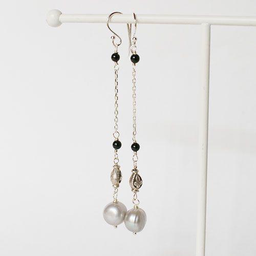 紅女　joncher　淡水パール・オニキスシルバーロングピアス | 