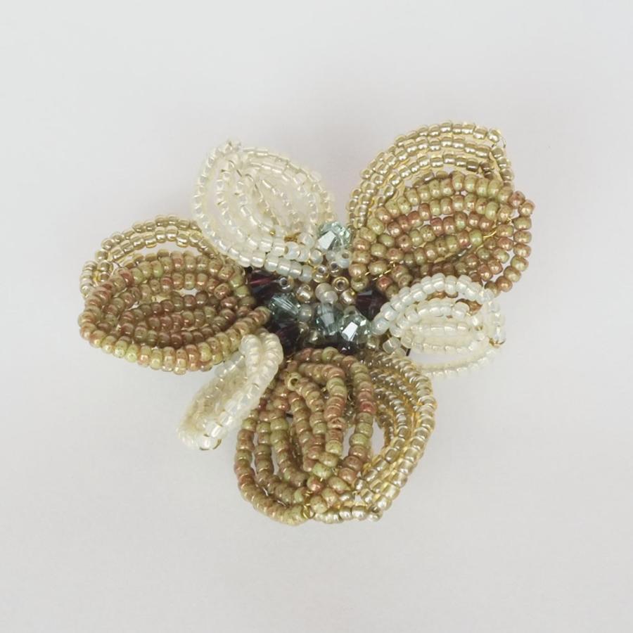紅女　joncher　ビーズフラワーブローチ（マスタード）　ビーズを使ったお花のコサージュ型ブローチ | 