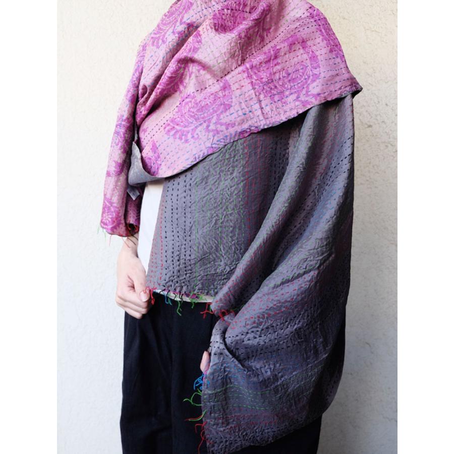 シサム工房　リサイクルサリーハンドステッチビッグストール（グレー×フューシャピンク) シルク１００％　一点ものです！ | シサム工房 | 02