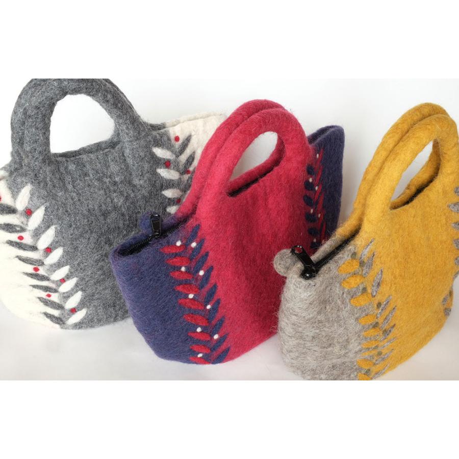 サナ・ハスタカラ　リーフバッグ　ウール100％のフェルトバッグ（グレー　レッド　イエロー） （フェアトレード商品） | シサム工房