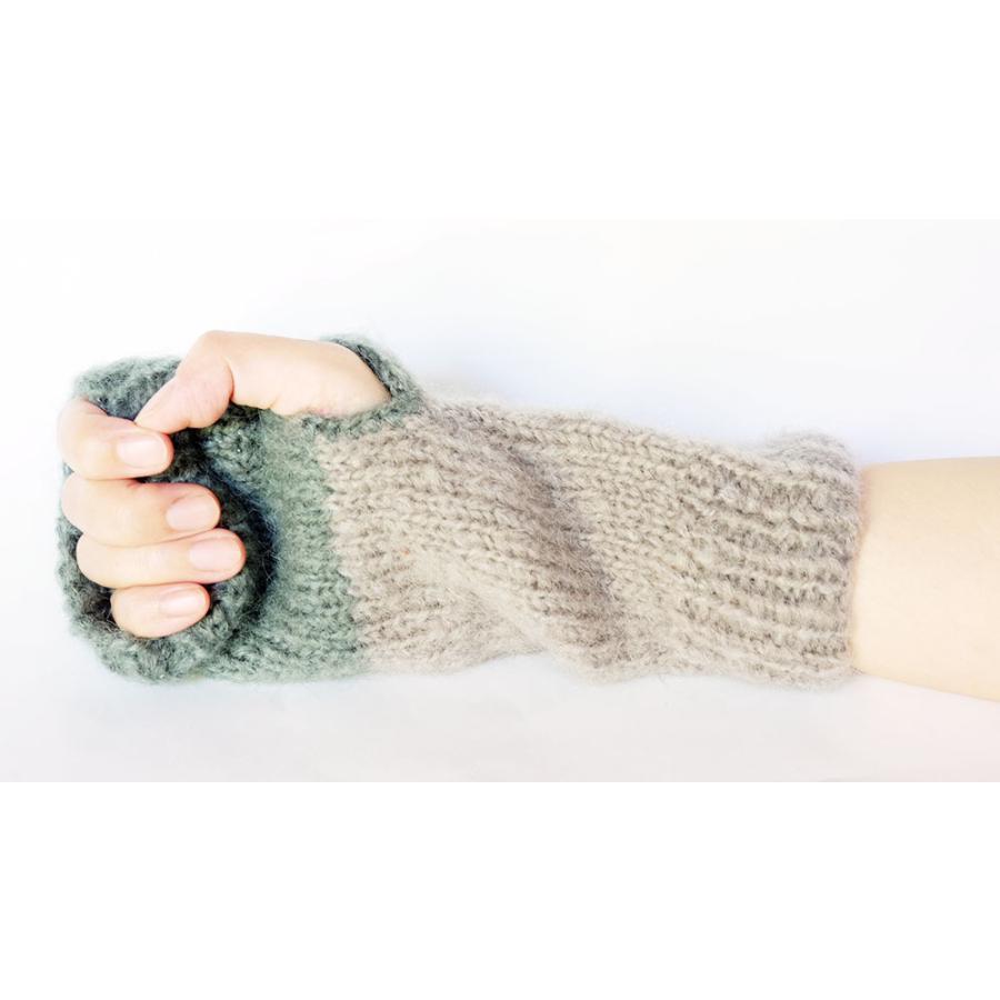 サナ・ハスタカラ　モヘヤアームウォーマー（グリーン　レッド）（フェアトレード商品）フィンガーレス手袋 | シサム工房 | 01