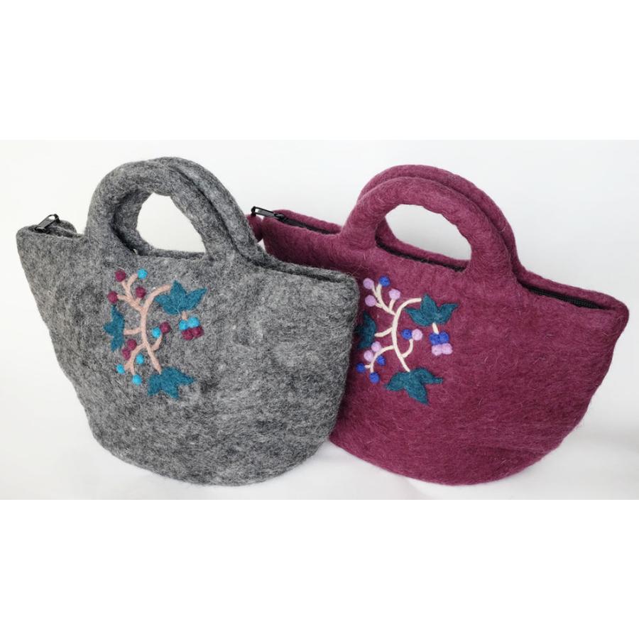 シサム工房 サナ・ハスタカラ　野ぶどうバッグ　ウール100％のフェルトバッグ（グレー　パープル） （フェアトレード商品） | シサム工房