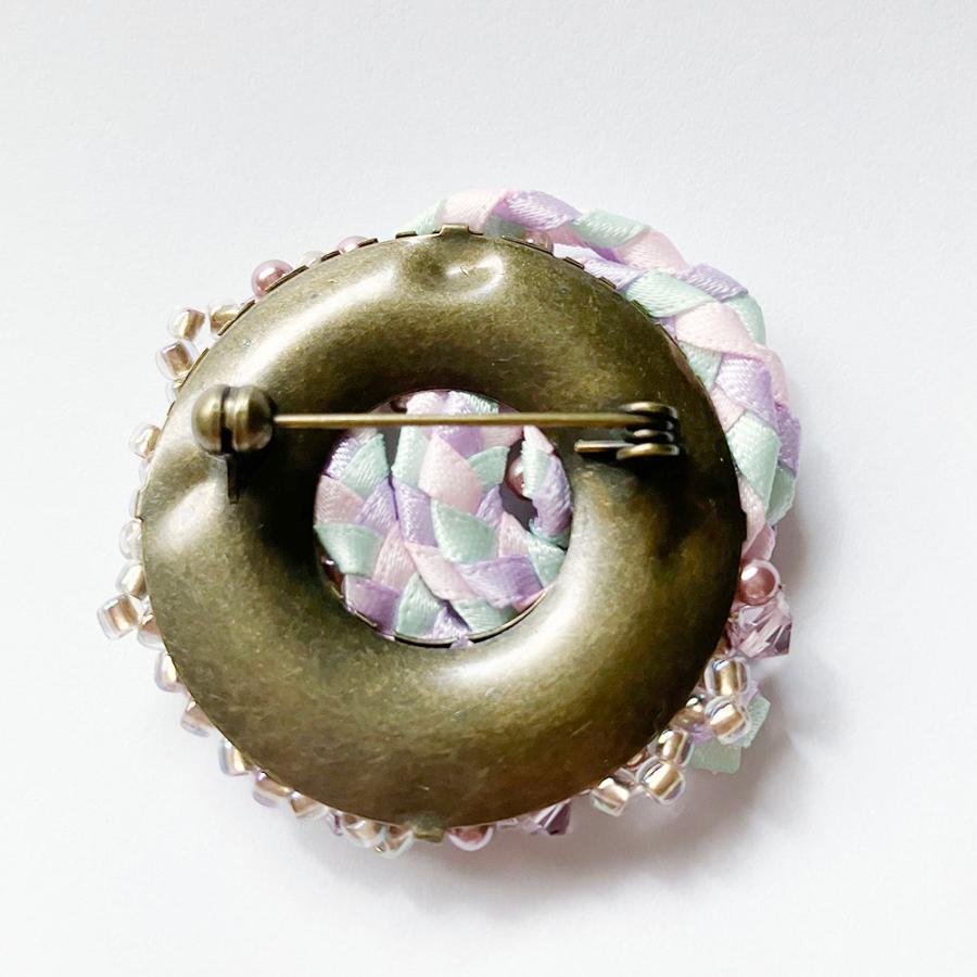 紅女　joncher　ビーズリボンくるくるブローチ（ライトパープル）　ビーズ・リボンを組み合わせたブローチ |  | 03